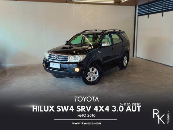 TOYOTA HILUX 3.0 SRV 4X4 CD 7 LUGARES 16V TURBO INTERCOOLER DIESEL 4P AUTOMÁTICO TOYOTA HILUX 3.0 SRV 4X4 CD 7 LUGARES 16V TURBO INTERCOOLER DIESEL 4P AUTOMÁTICO
